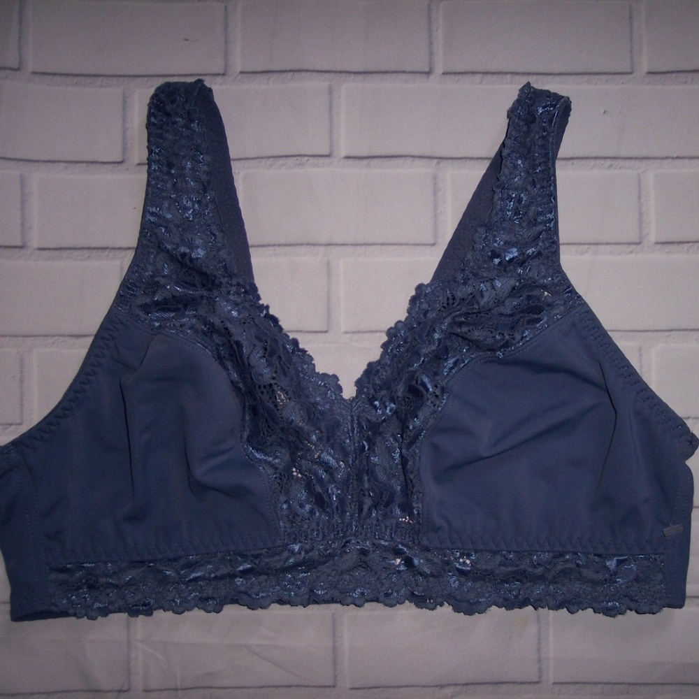 Breezies Size XL Lace Soft Support Wire-Free Bra